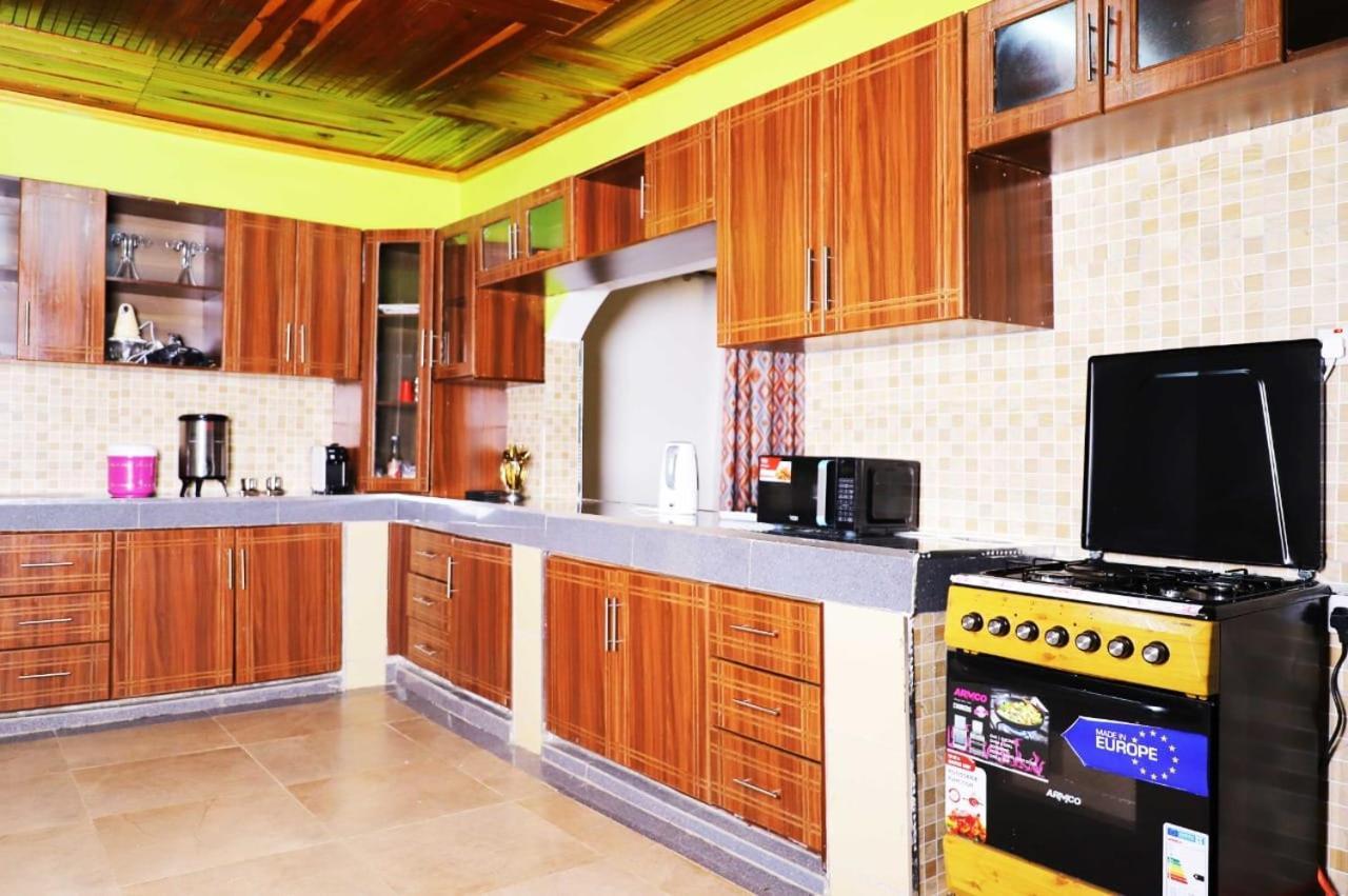 Esniko Villa Narok Exterior photo